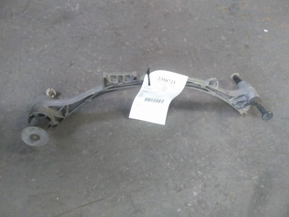 For 2023 PETERBILT 579 FAIRING BRACKET Right , OH