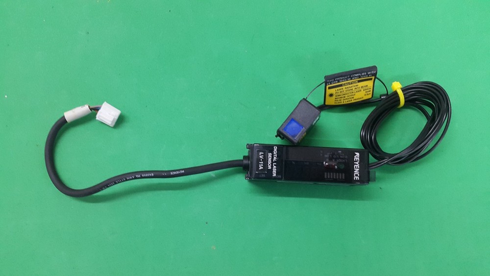 KEYENCE LV-11A + LV-H62 DIGITAL LASER SENSOR, USED