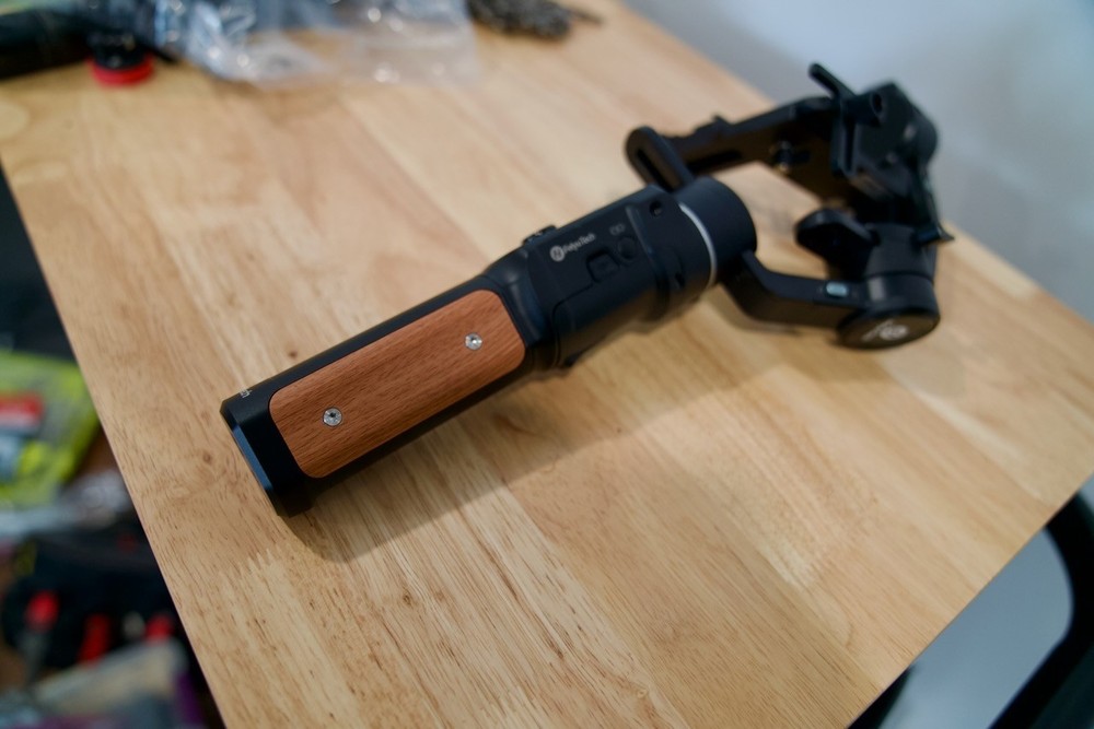 FEIYU TECH AK2000C 3 Axis Camera Stabilizer Gimbal DSLR