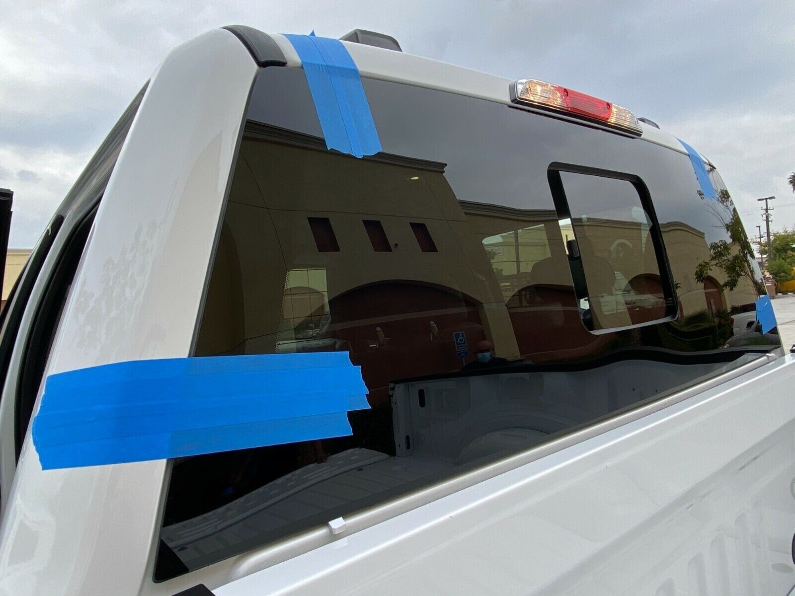 Fits 2017-2023 Ford F250 F350 F450 F550 Rear Glass Manual Sliding Window w/Heat