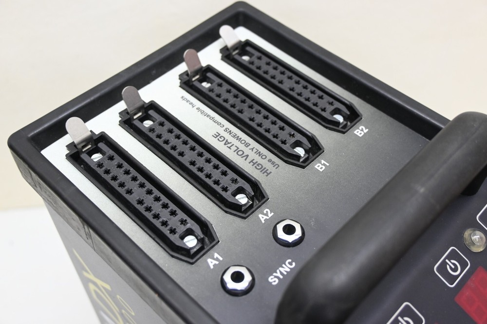 Bowens QuadX 3000 power pack