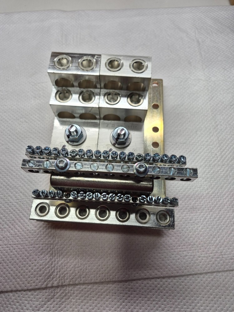 SCHNEIDER / SQUARE D HCWM12SN Solid Neutral Kit for I-Line Panelboards