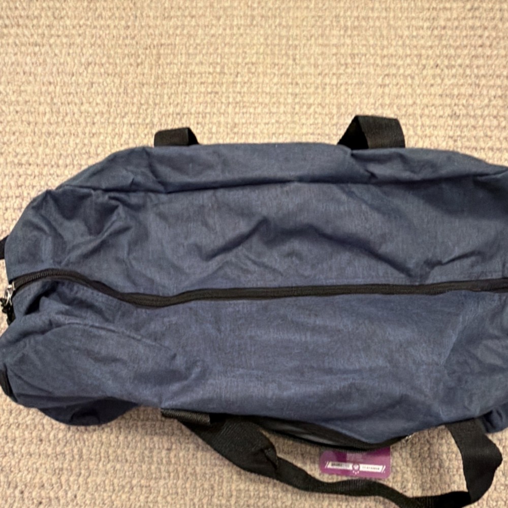 HINGHAM Navy Blue Polyester Duffle Bag Zip Closure Adjustable Strap Gym Training