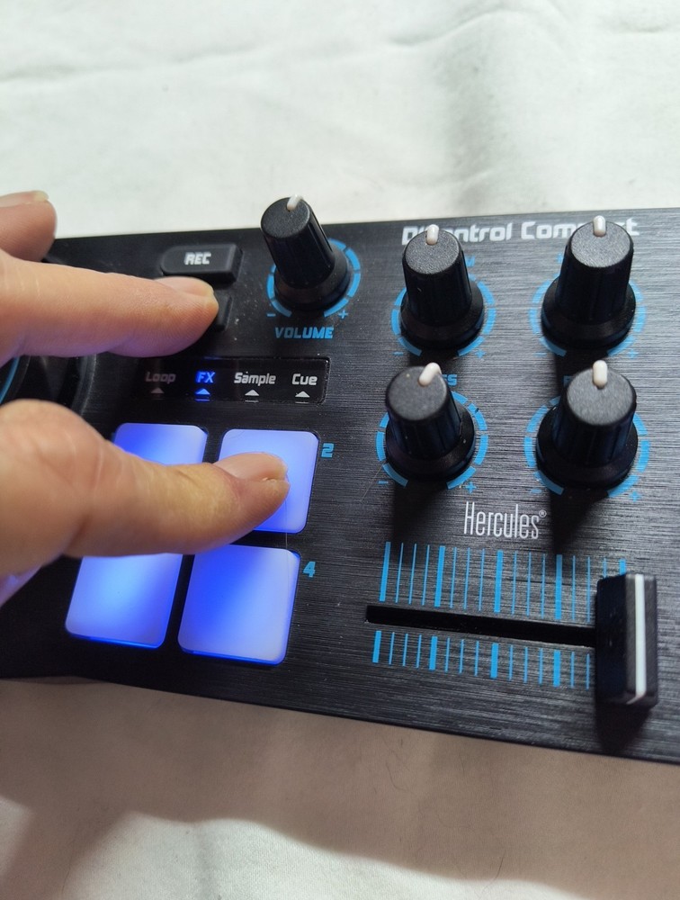 Hercules DJControl Compact Mobile DJ Mixer Controller W USB Cable New *No Box