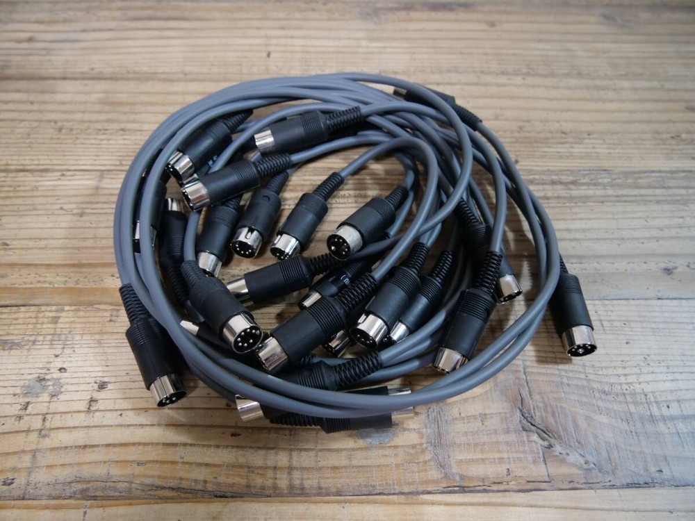 CUSTOM AUDIO JAPAN 739042