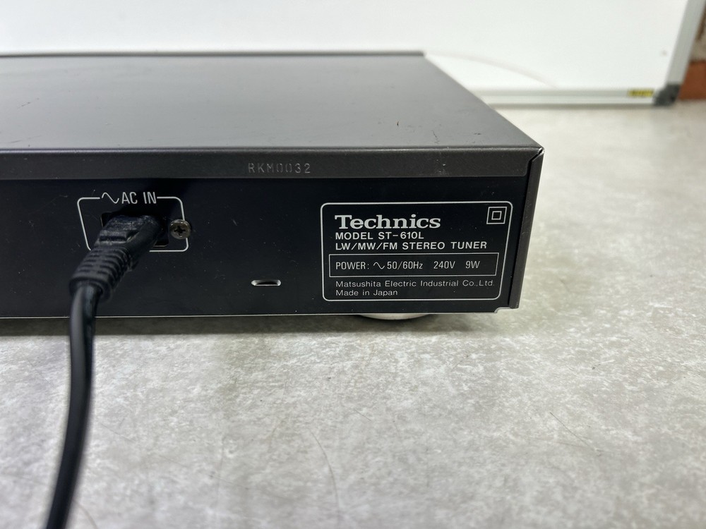 TECHNICS STEREO TUNER ST-610L AM/FM