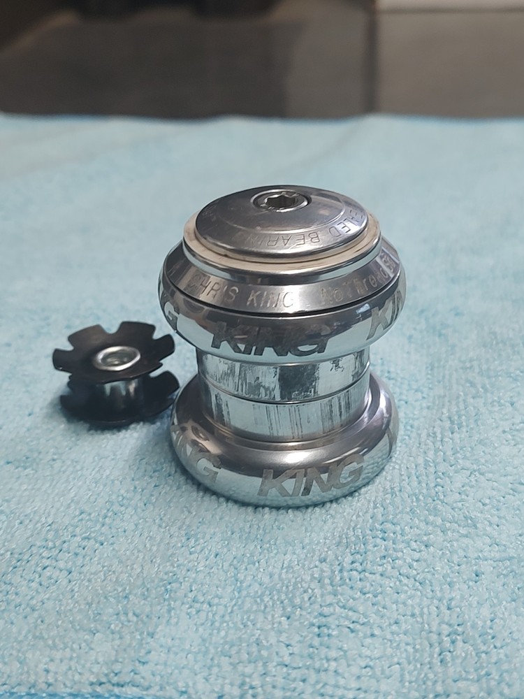 Chris King Silver Headset 1-1/8'" Threadless No Threadset