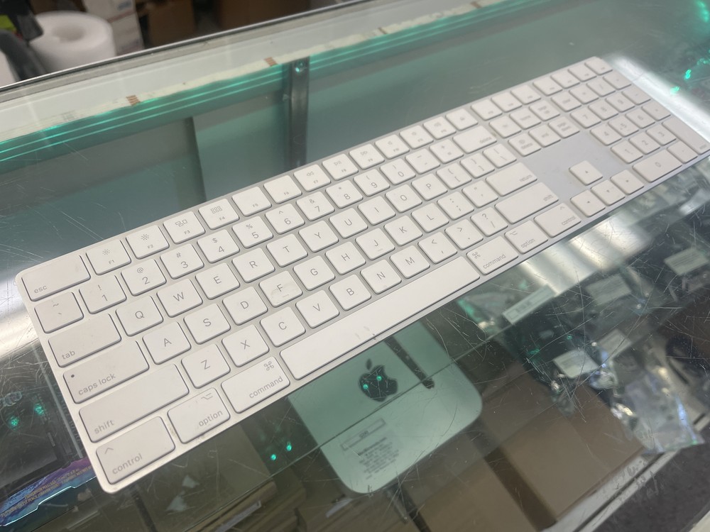 Apple Magic Keyboard with Numeric Keypad Silver MQ052LL/A Wireless A1843 Grade B