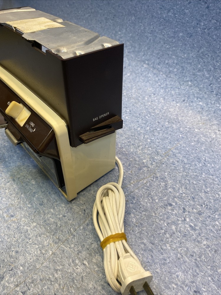 Black & Decker Spacemaker Under Cabinet Can Opener D3EC60D