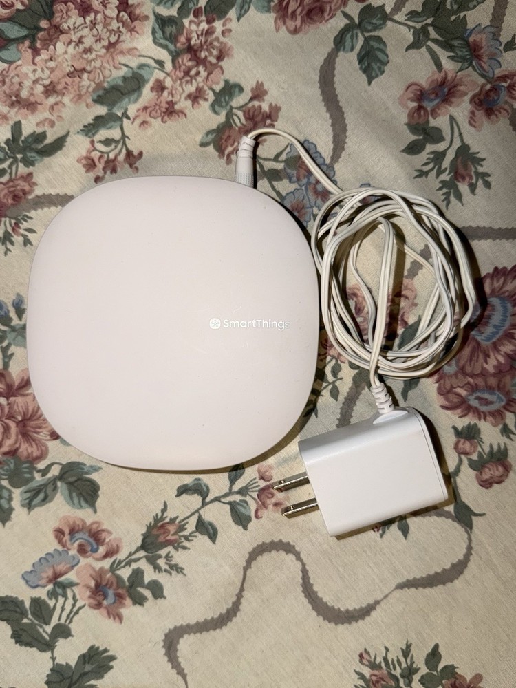 SmartThings Hub IM6001-V3P01 ZigBee Z-Wave Plus