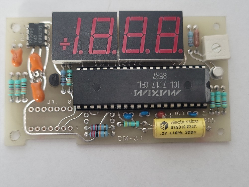 Datel Intersil DM-XXXX(X)-1 Digital Panel Meter , 2V Range , PC-7208-B