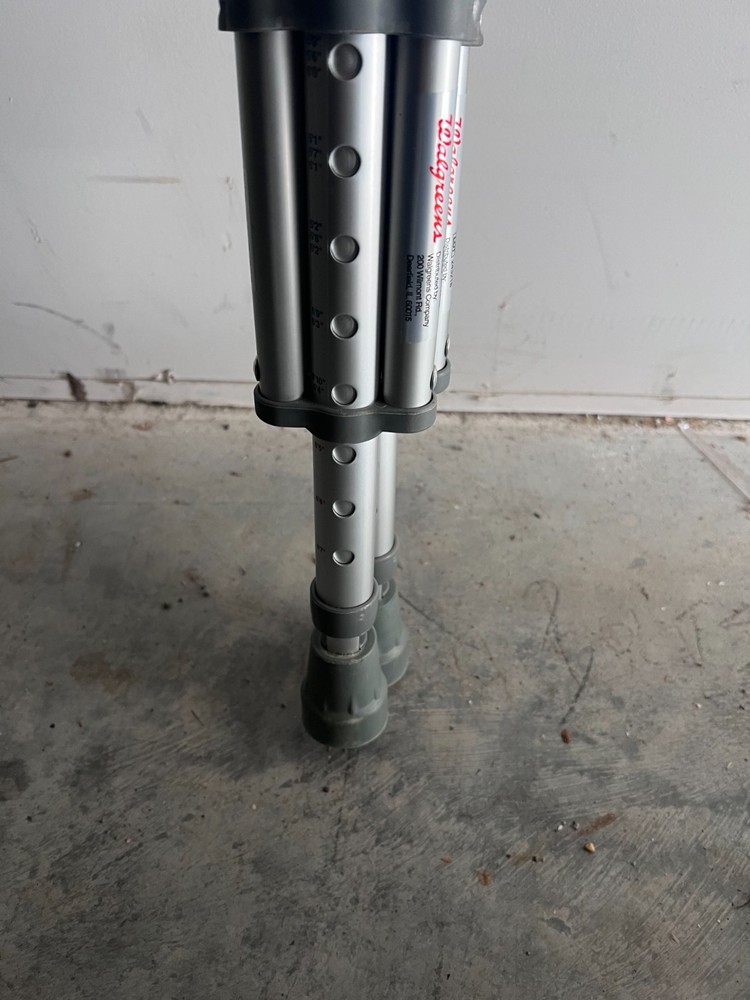 Walgreens Universal Adjustable Height Lightweight Aluminum Pair Crutches