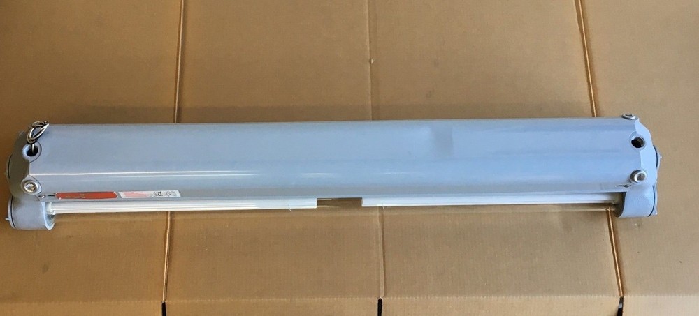 Appleton APL440BU Hazardous Location Light Fixture Explosion Proof Spray Booth