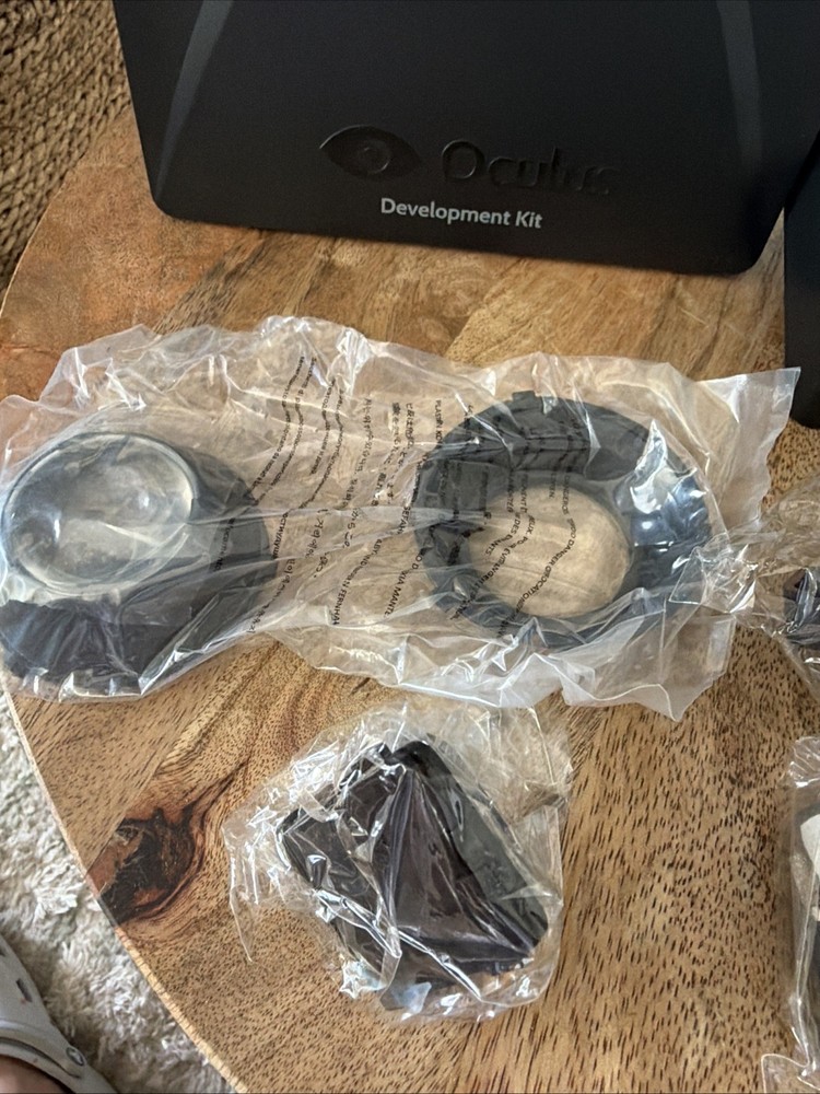 2013 Oculus Rift VR Development Kit #1 1 Virtual Reality Headset DK1 w/ Case