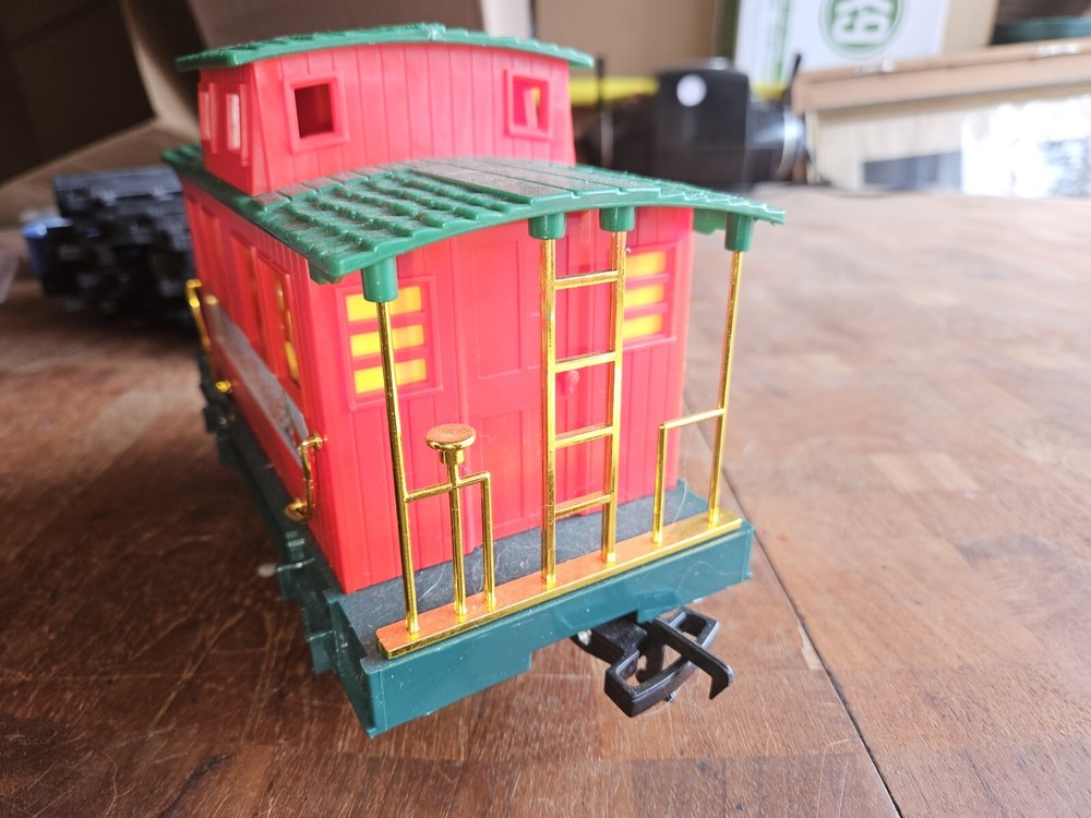 DISNEY G SCALE CHRISTMAS TRAIN - Untested