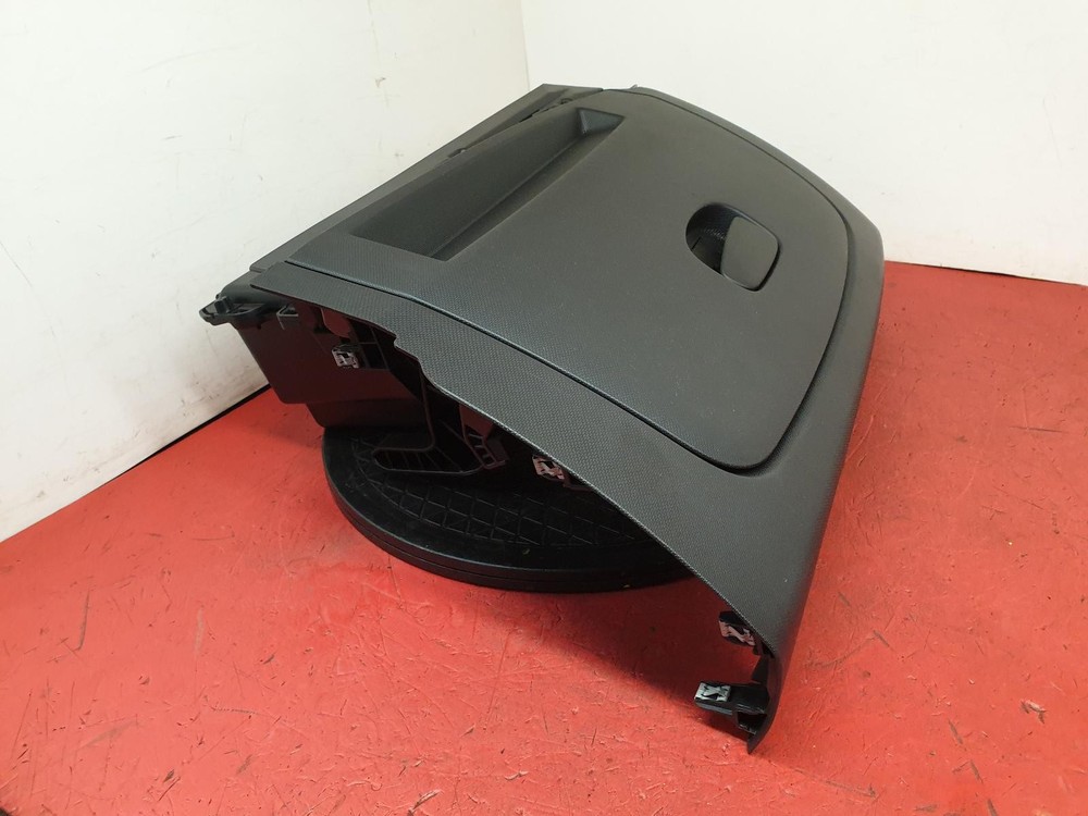 RENAULT CLIO GLOVEBOX 2013
