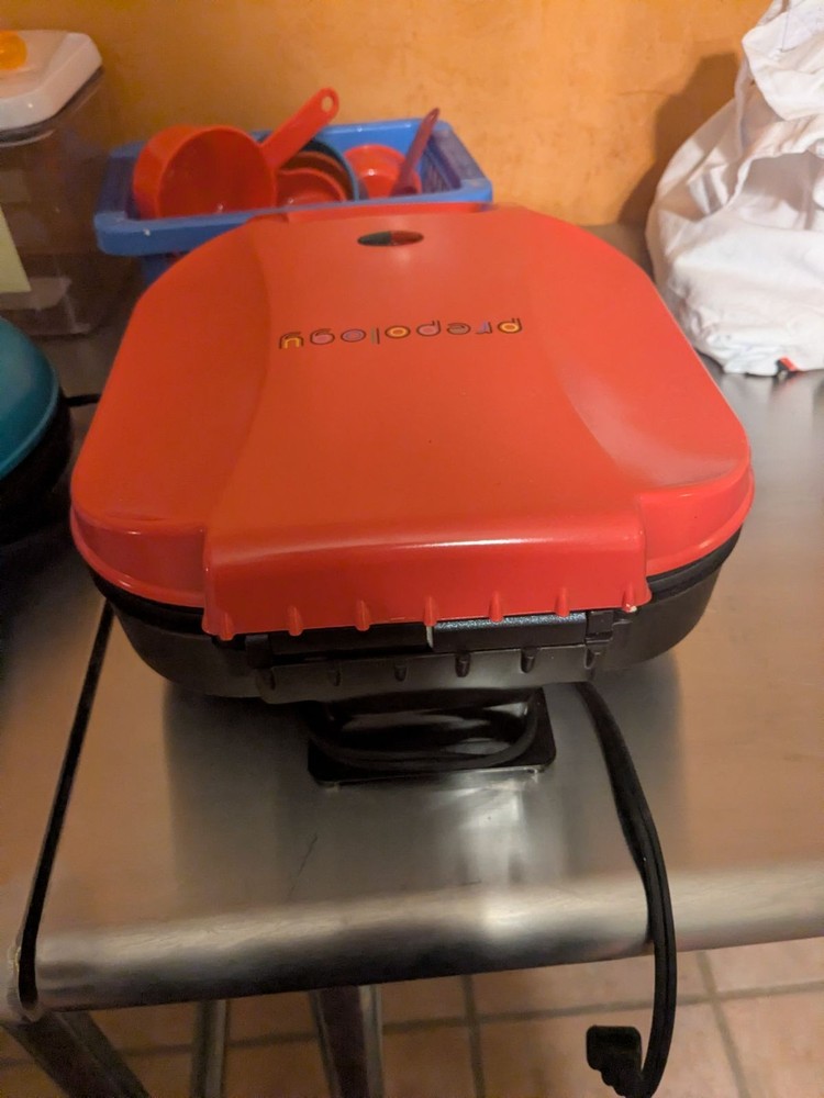 Prepology Pie Maker machine