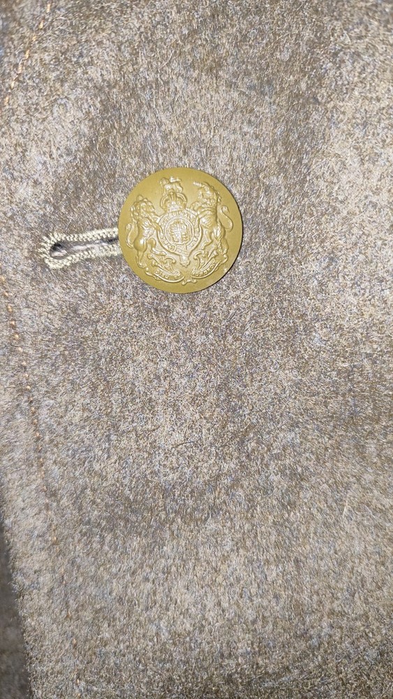 POST WW2 BRITISH TRENCHCOAT ORIGINAL IDEAL FOR REENACTORS.