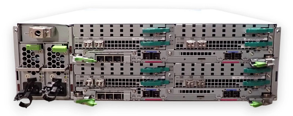 Fujitsu Eternus DX600 S4 Base FTS:ET604SAU + 2x Controller Modules CA07555-D831