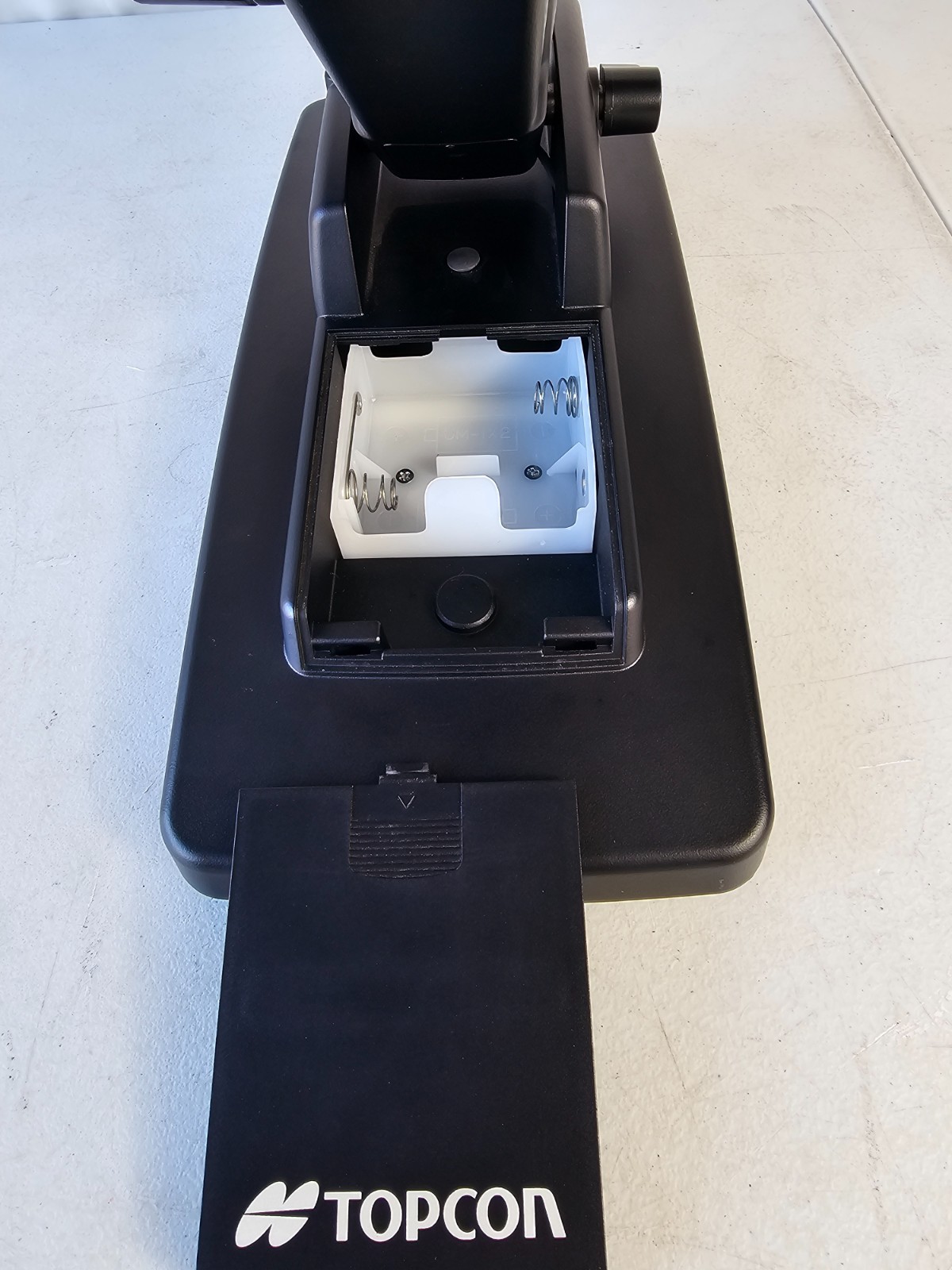 Topcon LM-8 Lensmeter *Parts Unit, Powers On*