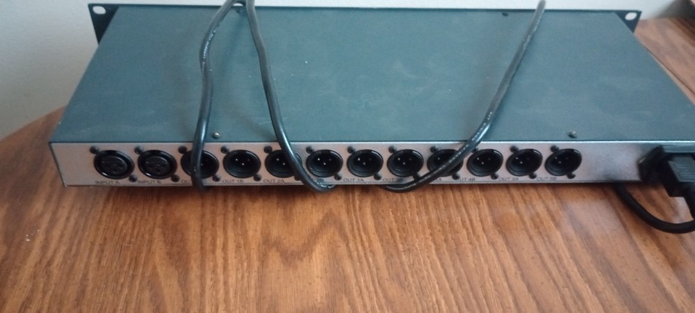 Ocean Matrix OMX-7004 Balanced Audio Distribution ~ Powers Up, Untested!