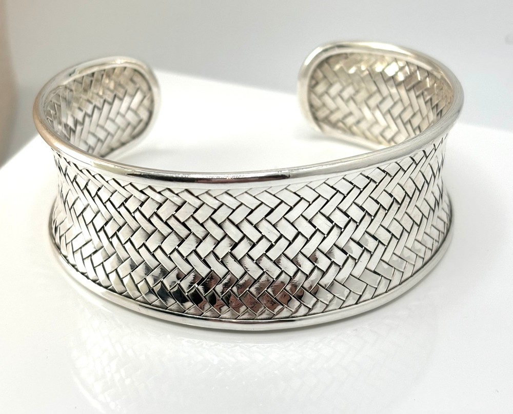 Concave Woven Bracelet