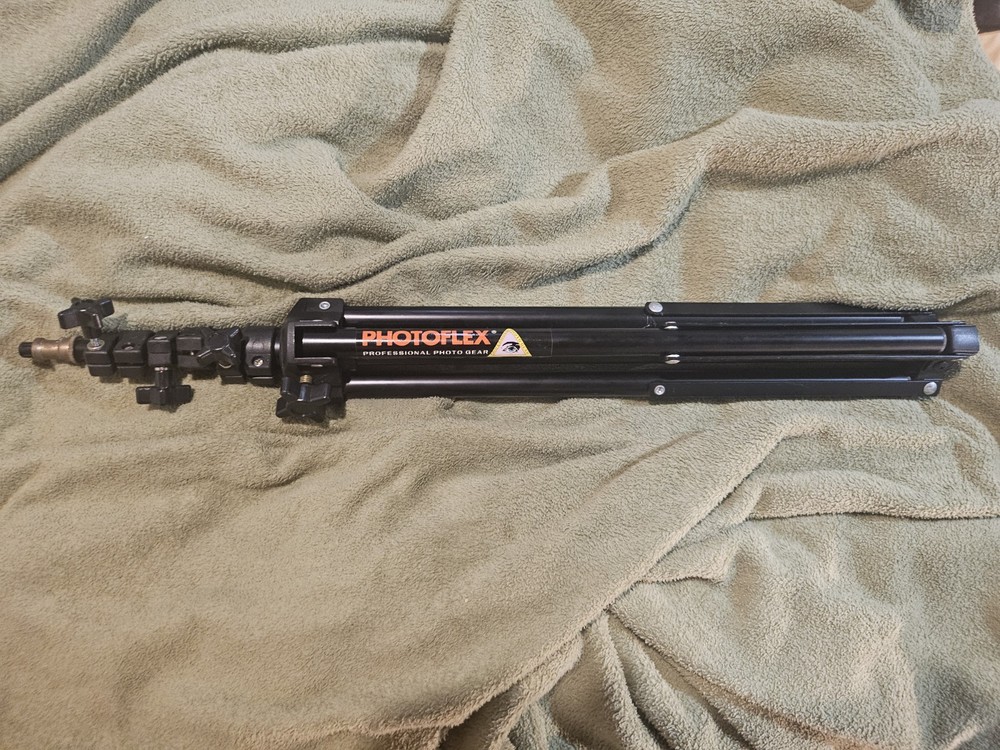 Photoflex LS-B2214 Medium Sized Light Stand