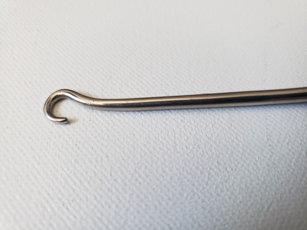Vintage Sterling Silver Button Hook HALLMARKED Embossed Cherub Handle