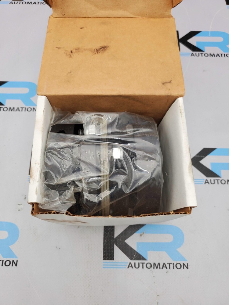 NEW Zero-Max 6A45C-068-034-01 CD CPLG Single Flex Clamp