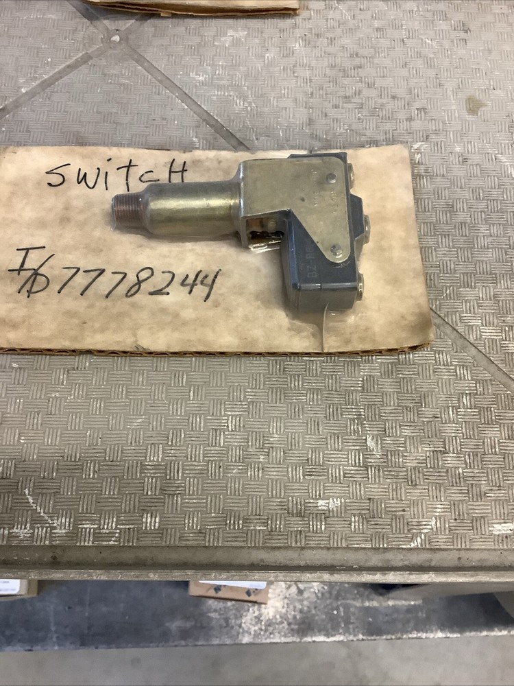 United Controls J40 266 Switch 7778244