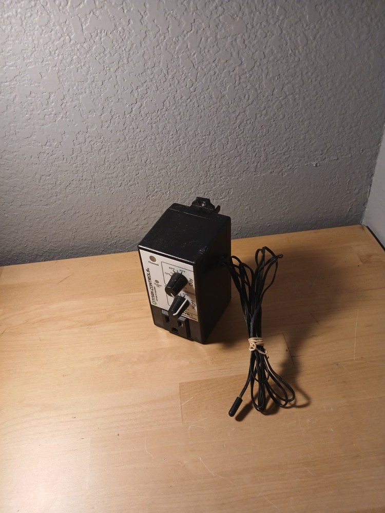 Titan Controls 702630 Zephyr 1 Day & Night Temperature Controller