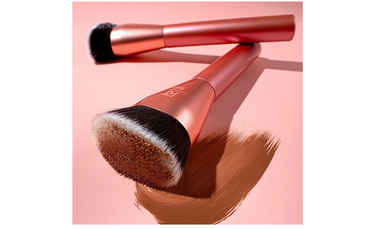 Real Techniques Makeup Brush for Even Streak Free Application, ( Select Type ).,