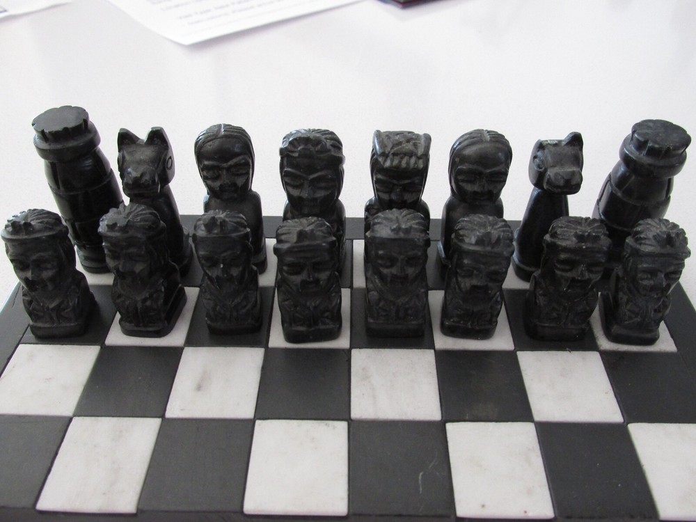 Vintage Onyx/Marble Chess Set (7" Square)