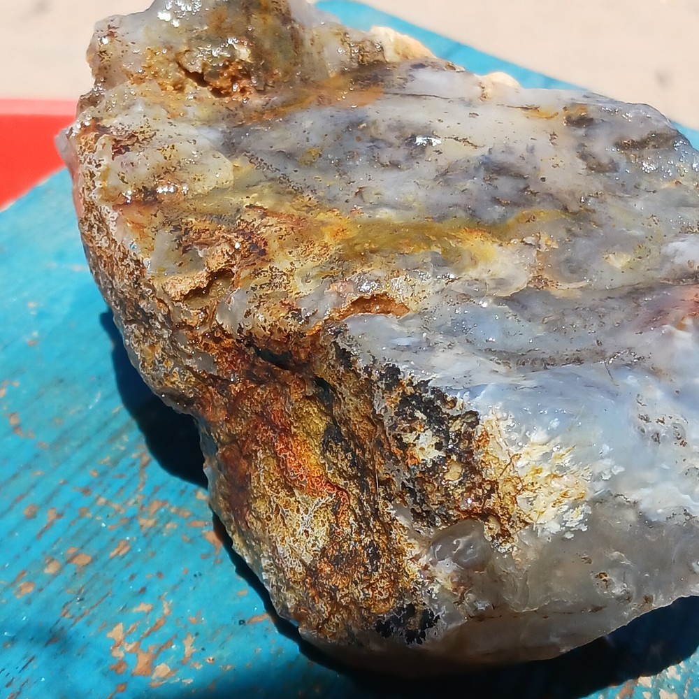 Blue Agate Potential For Slabbage And Cabbage Is Prevalent