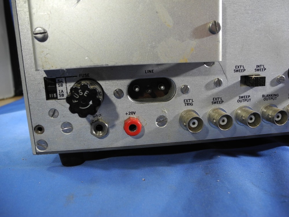 SD Kruse Electronics Sweeper 5000A w/ Oscillator Model 5015-2 7-11 GHz Module