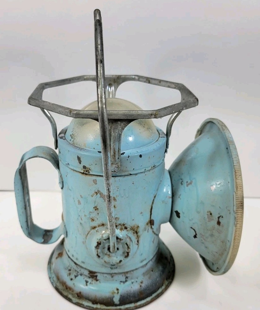 DELTA POWERLITE LANTERN - COMPLETE  - LENS INTACT - IN GREAT SHAPE - UNTESTED