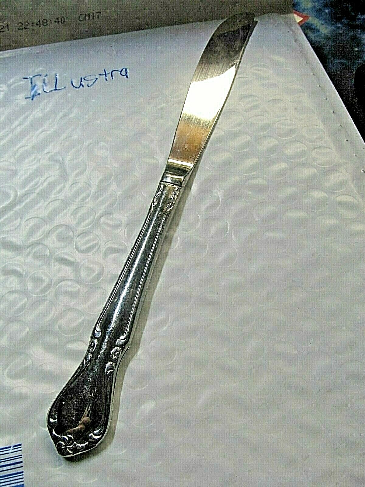 * Walco Stainless 91451" Illustra" 8 1/4" Dinner Knife
