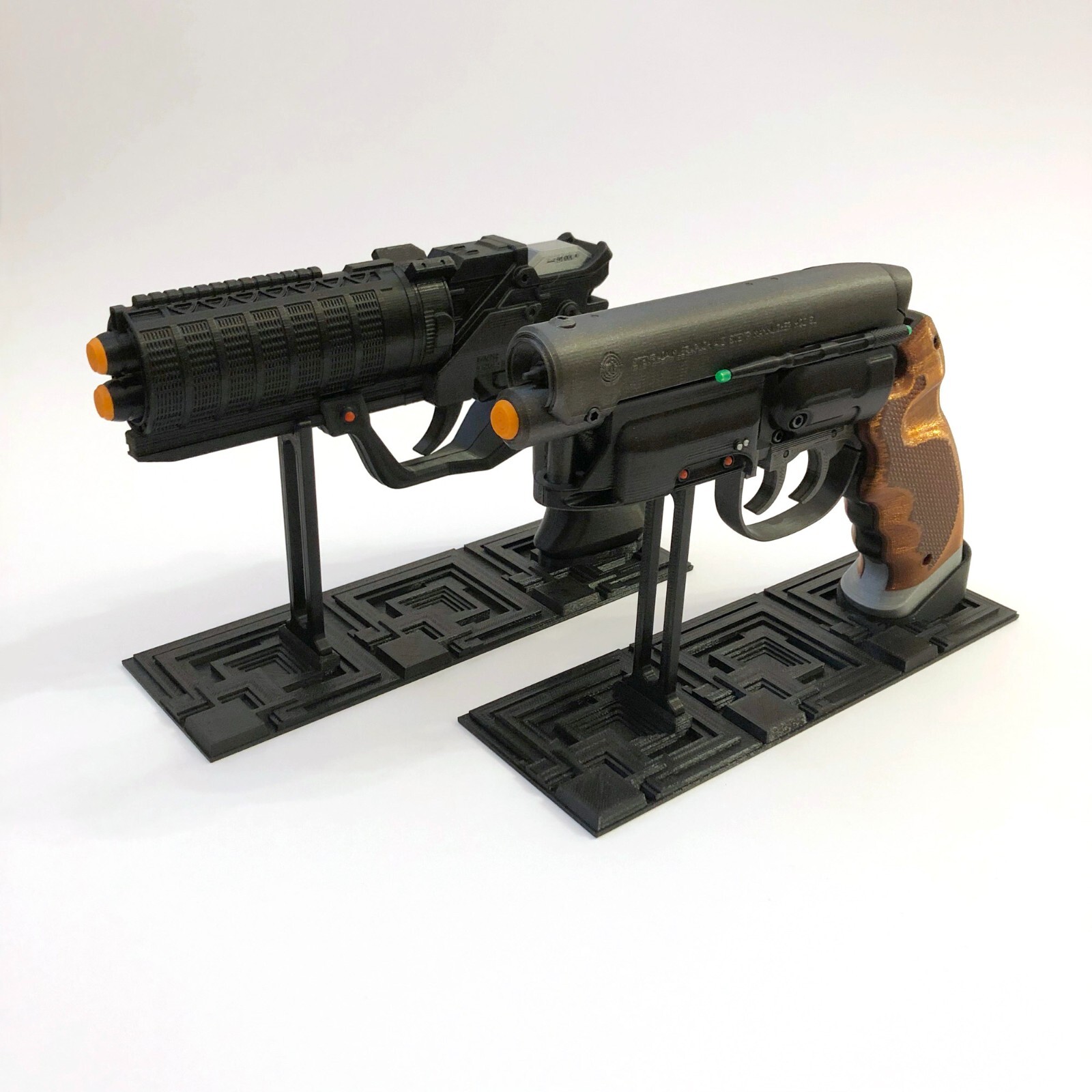 Blade Runner Blaster Combo Pack - Rick Deckard and Officer K's Blasters