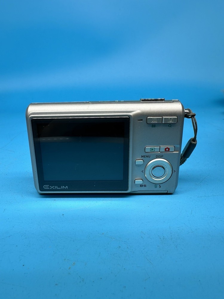 casio exilim EX-Z7 7.2MP digital camera, Silver - Tested