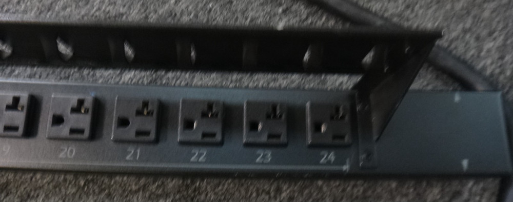 APC Rack Mount PDU Basic 120V/30A (24) Outlets 0U Vertical Rackmount (AP7532)