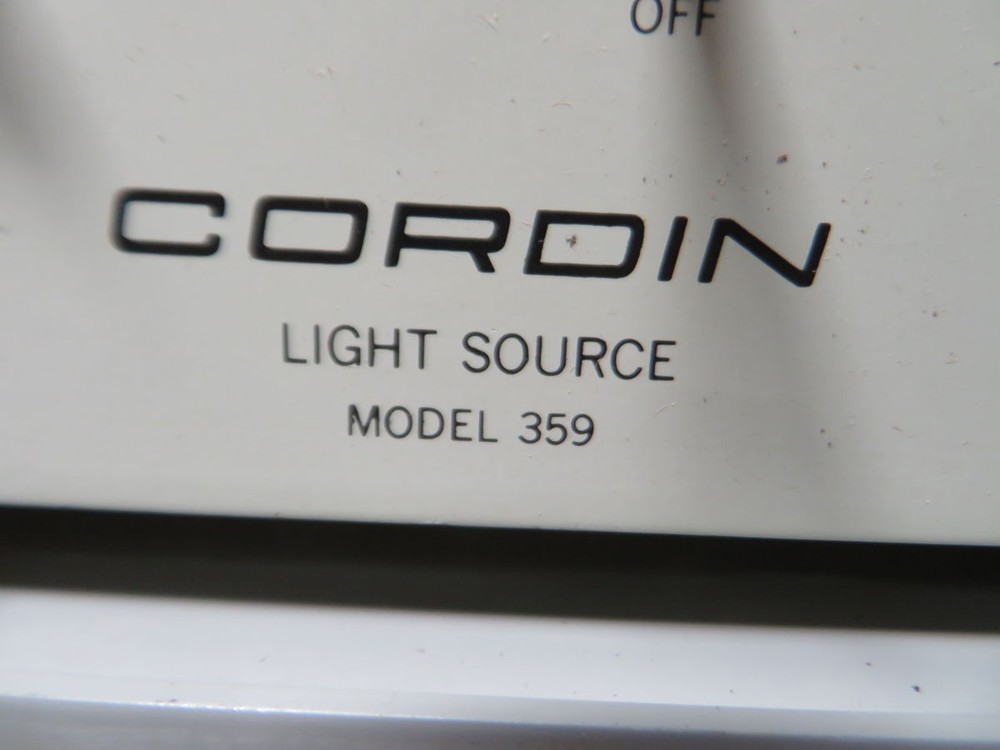 CORDIN 359 LIGHT SOURCE M7251
