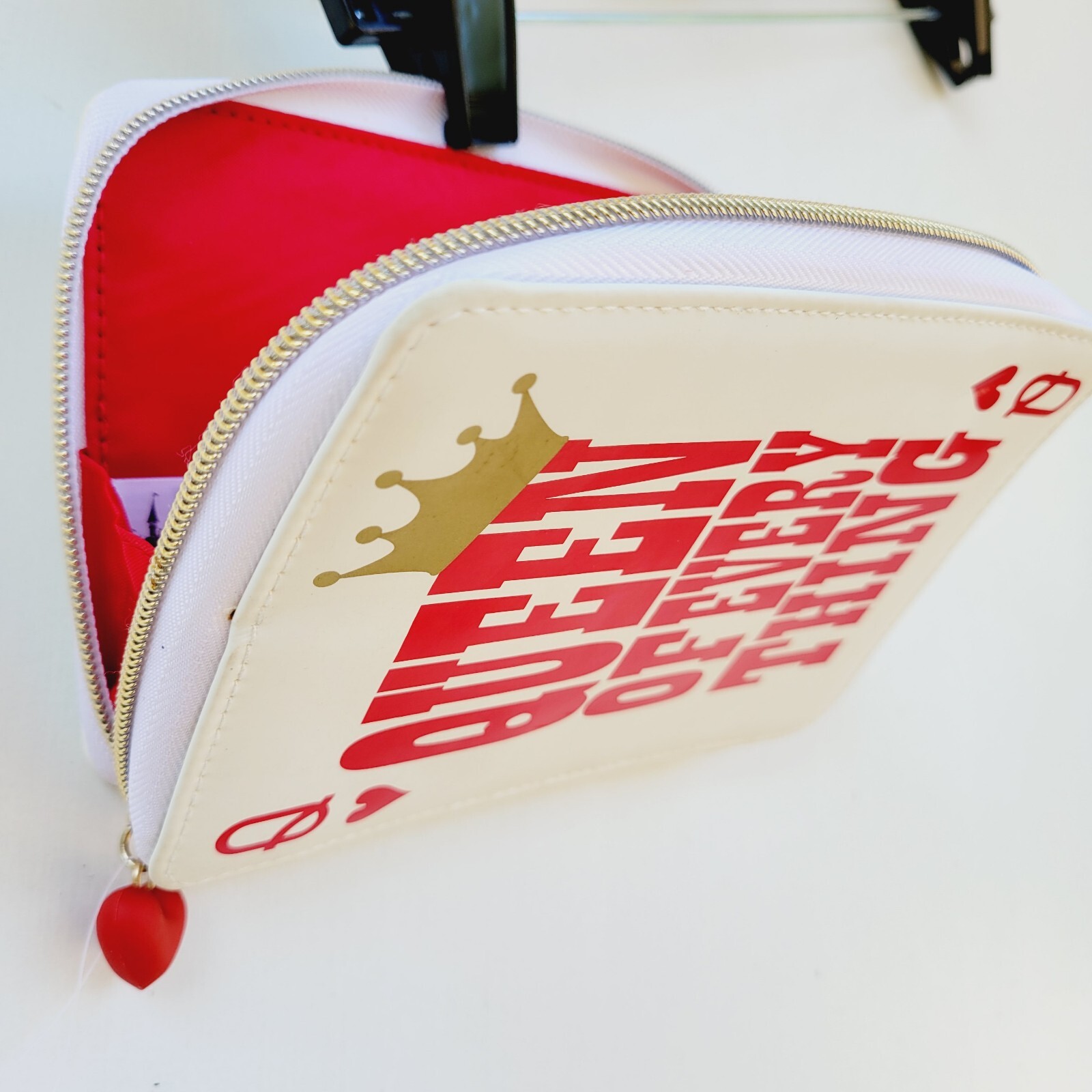 Disney Parks Alice in Wonderland Queen of Hearts Deck of Card Clutch *FLAW READ