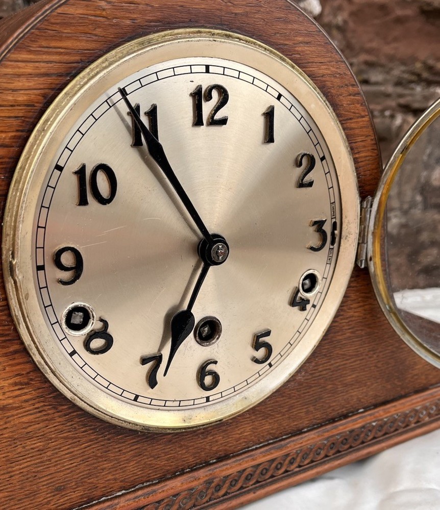 Napoleon Clock With Westminster Chime & Key In Oak Case