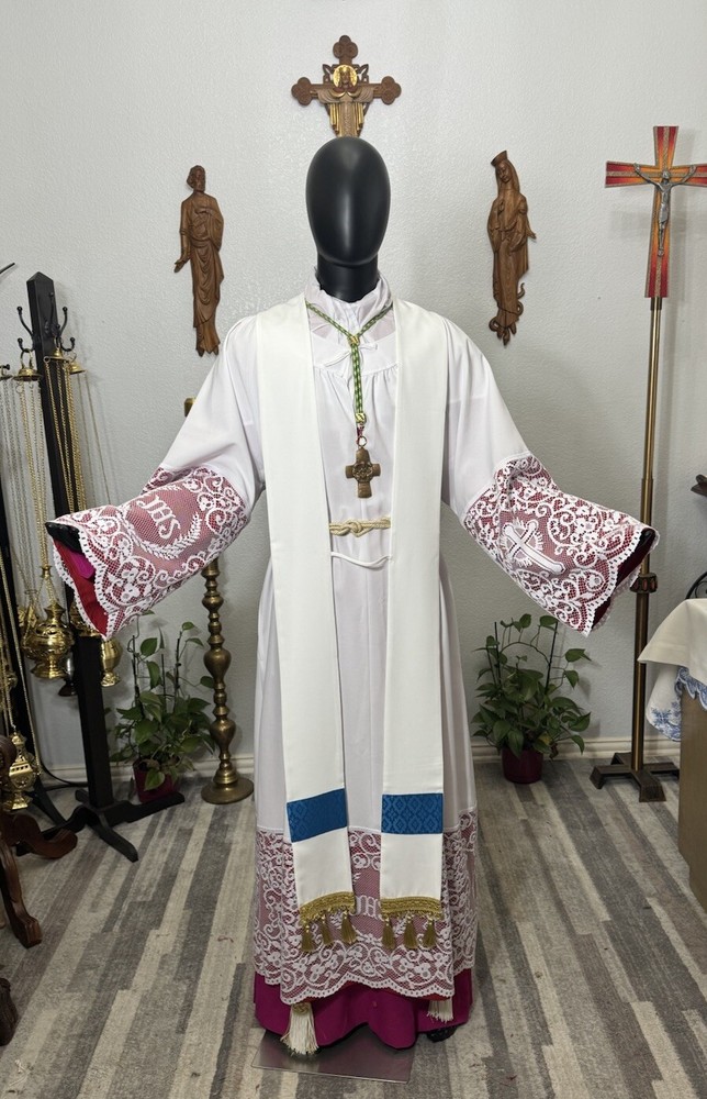 WHITE IVORY VESTMENT CHASUBLE & STOLE