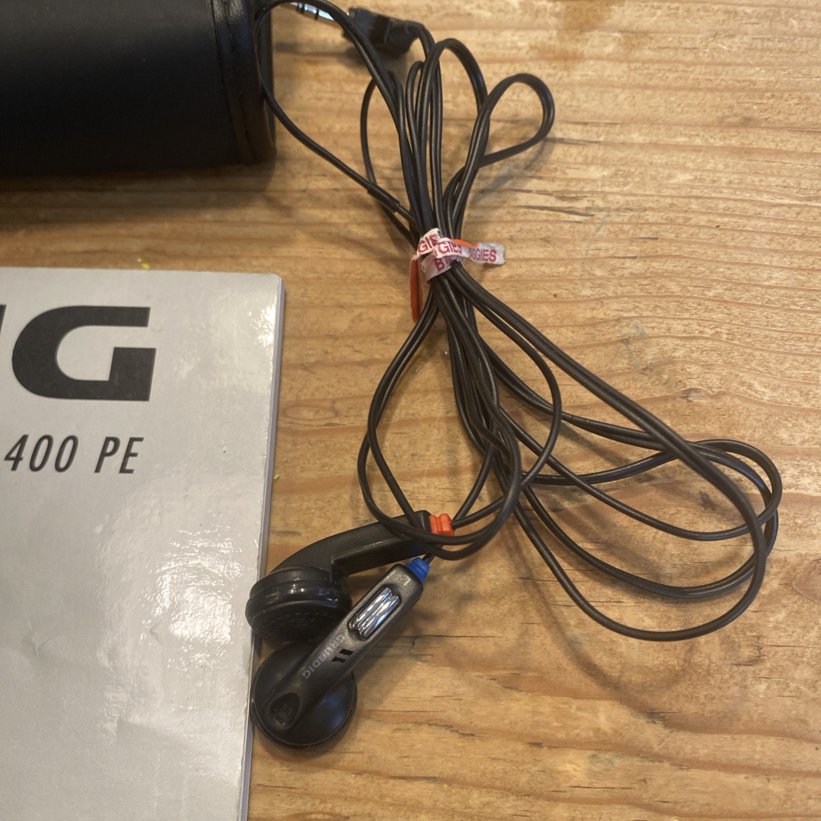 Grundig YB 400 PE World Receiver Radio w Box Case Manual AC Adapter Works