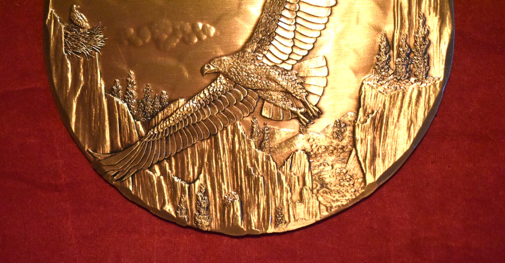 VINTAGE WENDELL AUGUST FORGE SOLID BRONZE SOARING EAGLE PLAQUE 3 1/2"