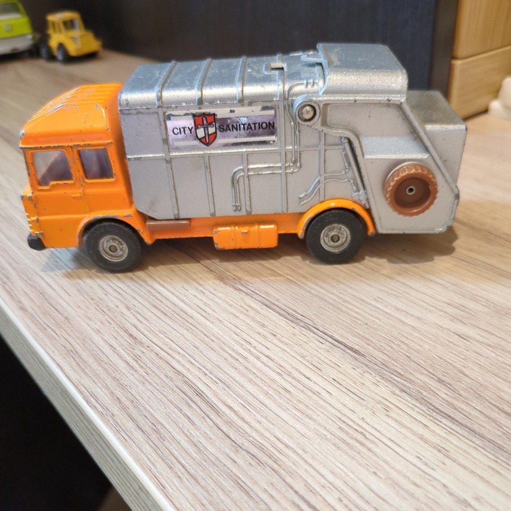 Corgi refuse collector rare