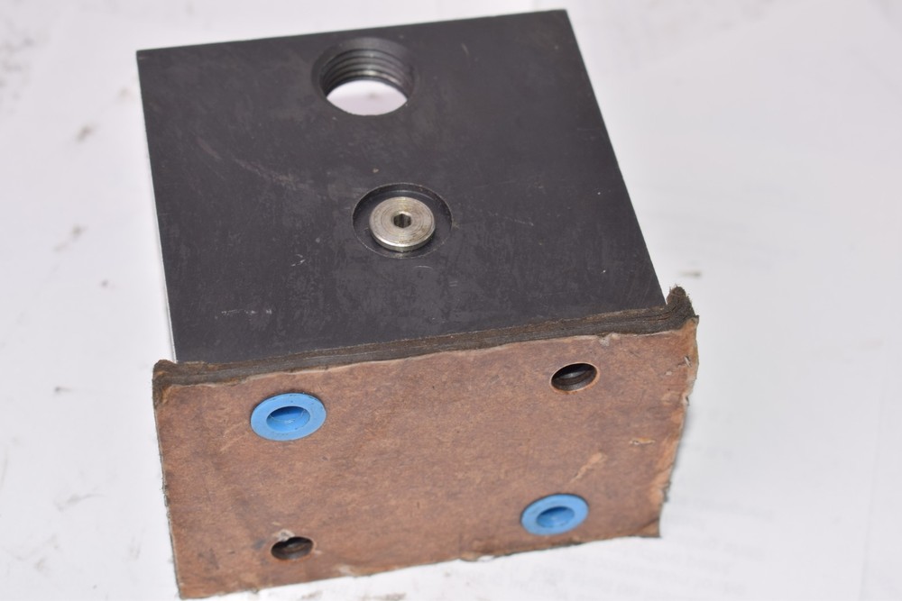 Unmarked Pilot Valve Block 16L9