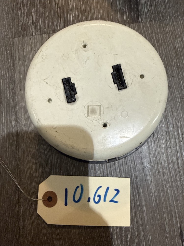 Freightliner Tachometer With Bracket P/N A22-59204-101