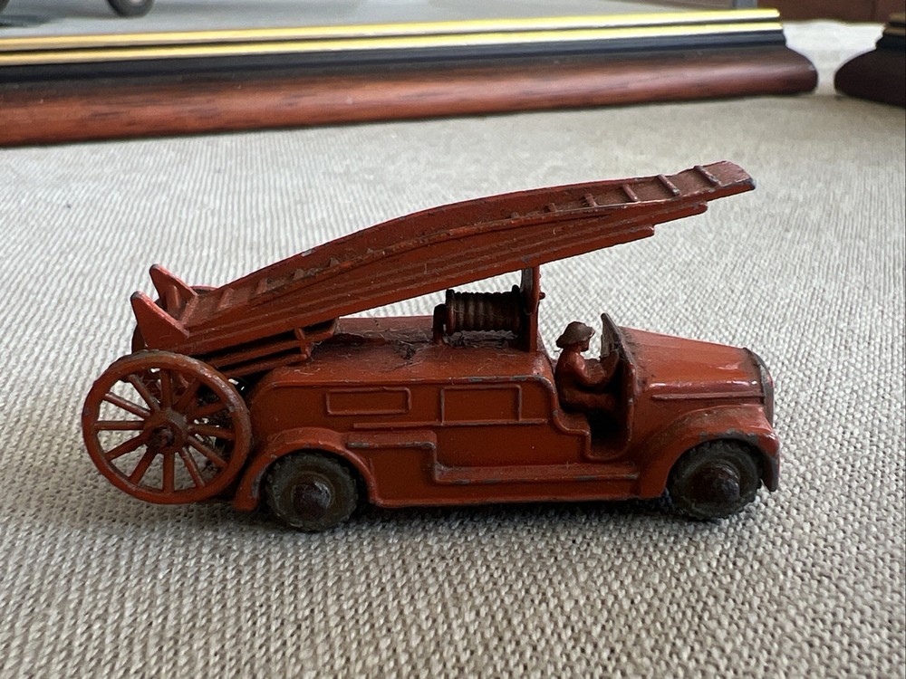 Lesney - Dennis Fire Engine No.9